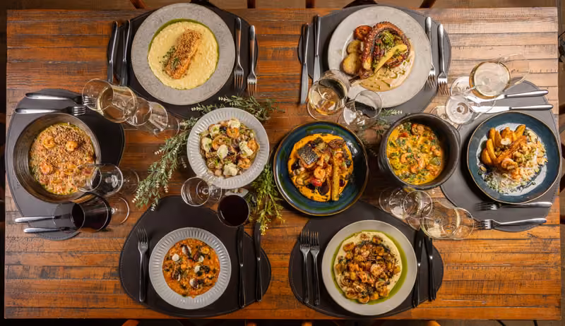 Mesas e experiências gastronômicas — fotografia de Ebraim Martini