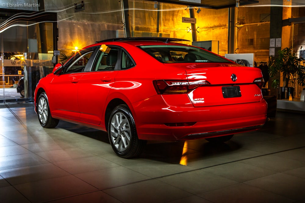 Volkswagen Jetta — vista traseira — Ebraim Martini